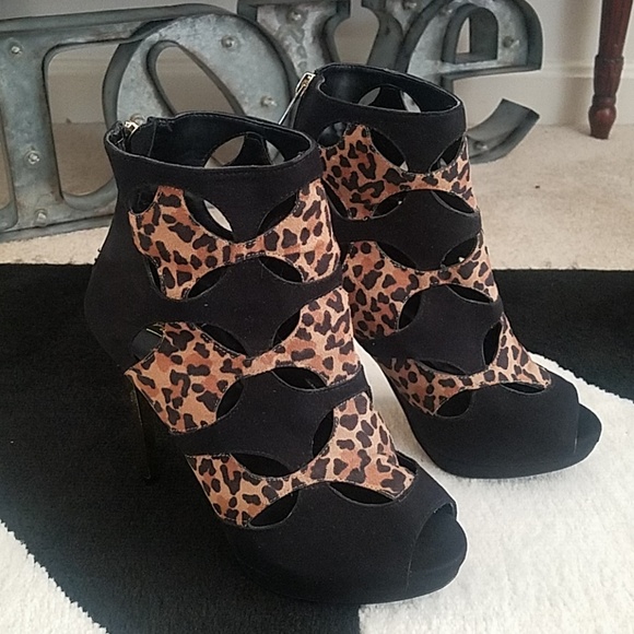 Thalia Sodi Zabila Peep Toe - Picture 3 of 6